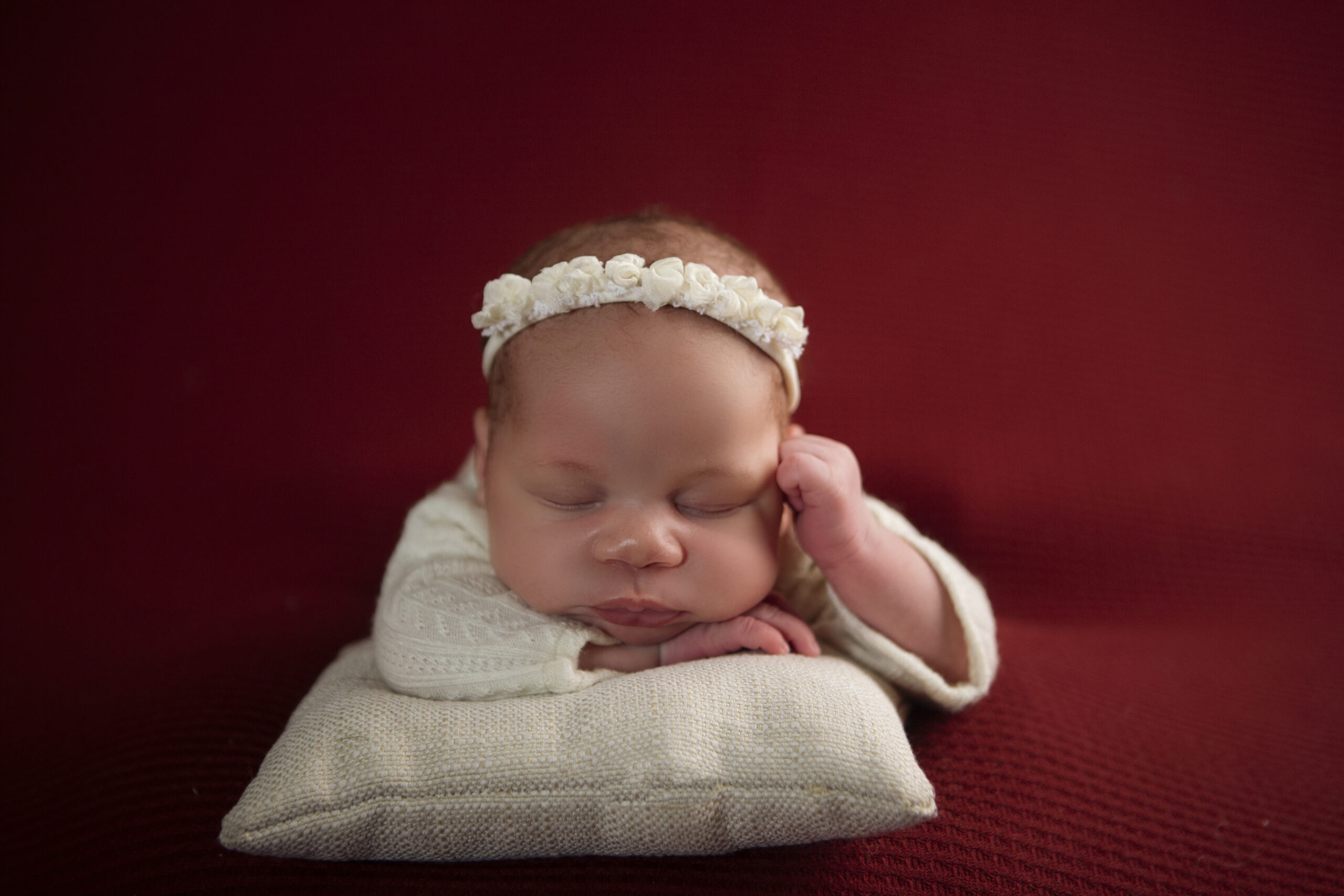 Newborn photography in Midrand by Light Affair Photography. Discover our creative sessions and packages.