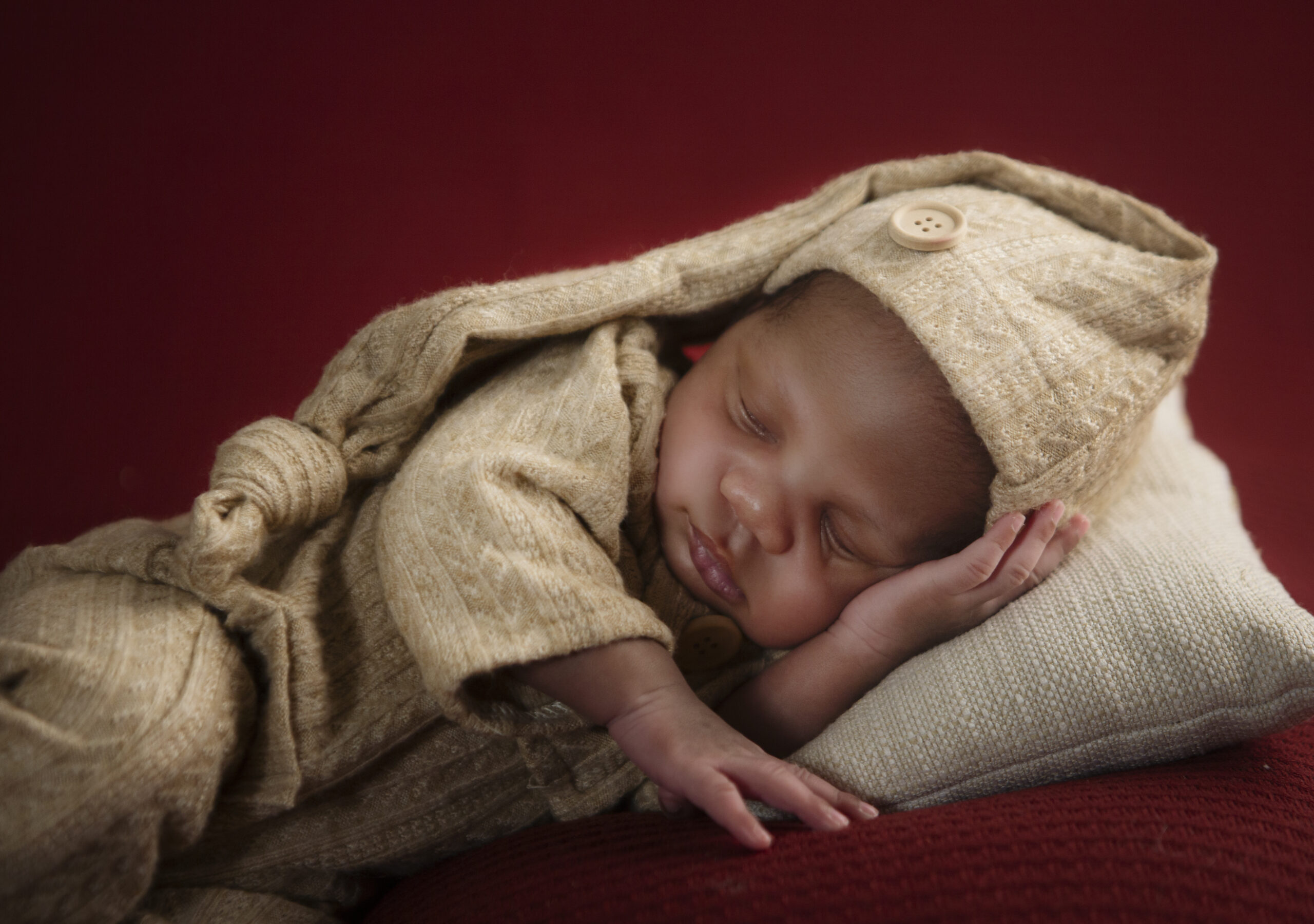 Newborn photography in Midrand by Light Affair Photography. Discover our creative sessions and packages.