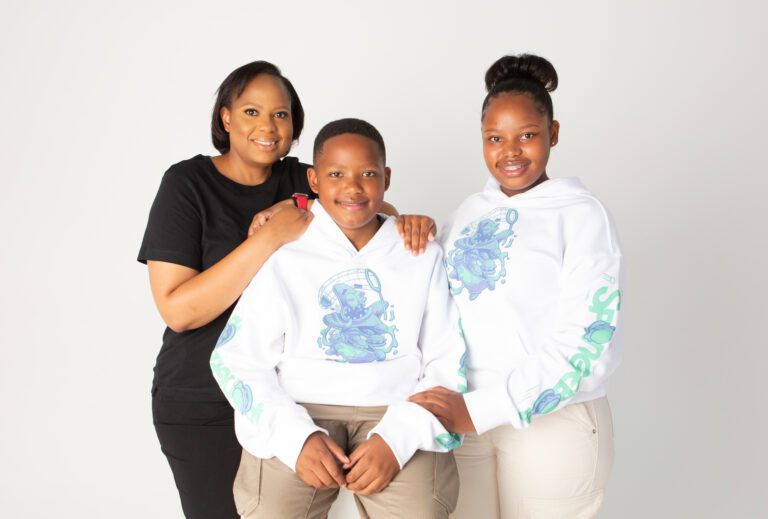 As a professional family photographer in Sandton, I focus on making your family feel at ease during every session. I’ll capture stunning portraits that reflect your family’s bond and create lasting memories.